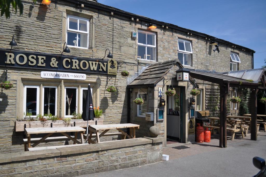 ホテル The Rose And Crown ハダーズフィールド エクステリア 写真